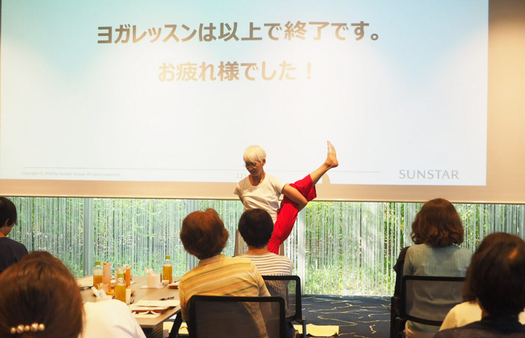 中井先生がスヴァルガドヴィジャーサナも披露